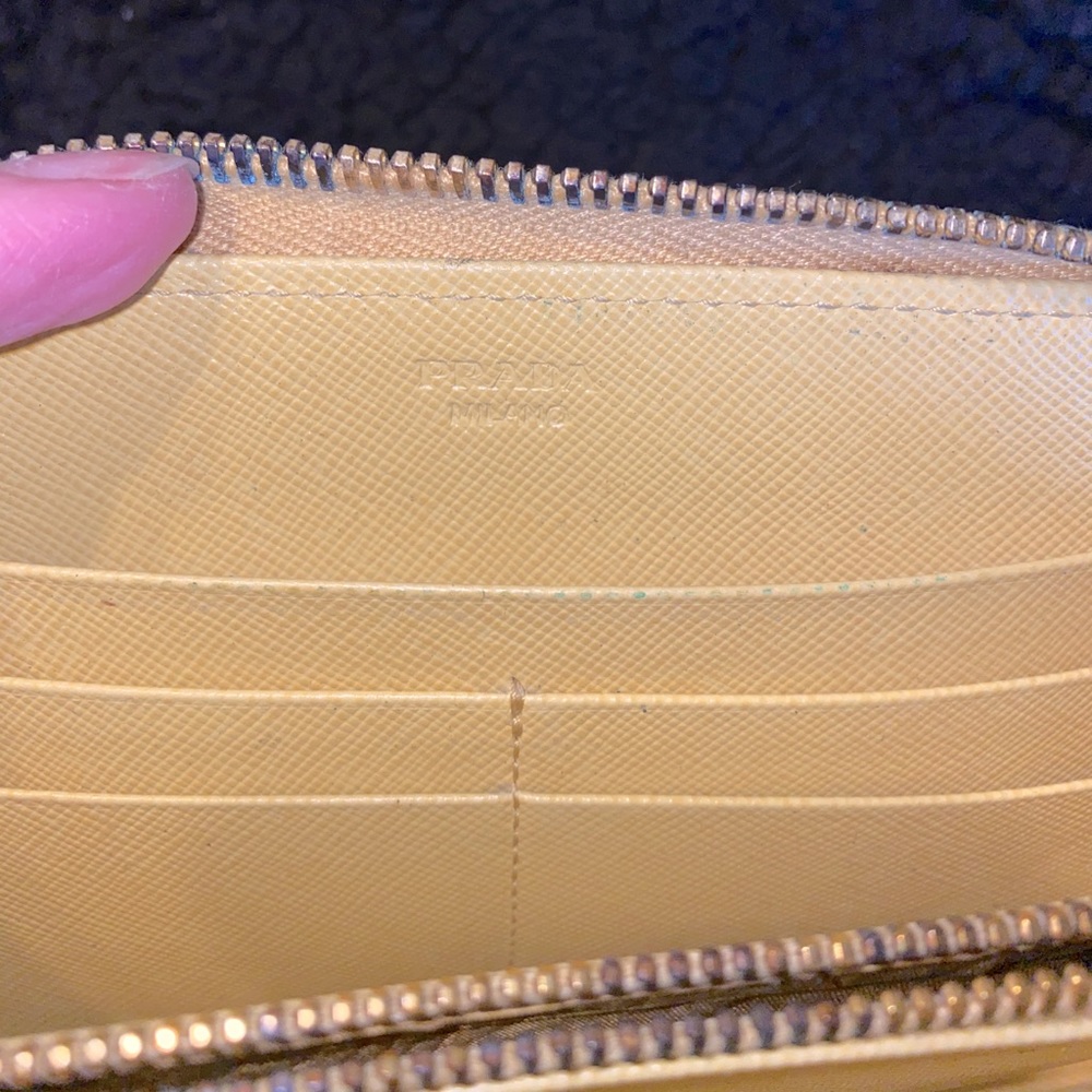 Prada zip-around wallet - Picture 3 of 3